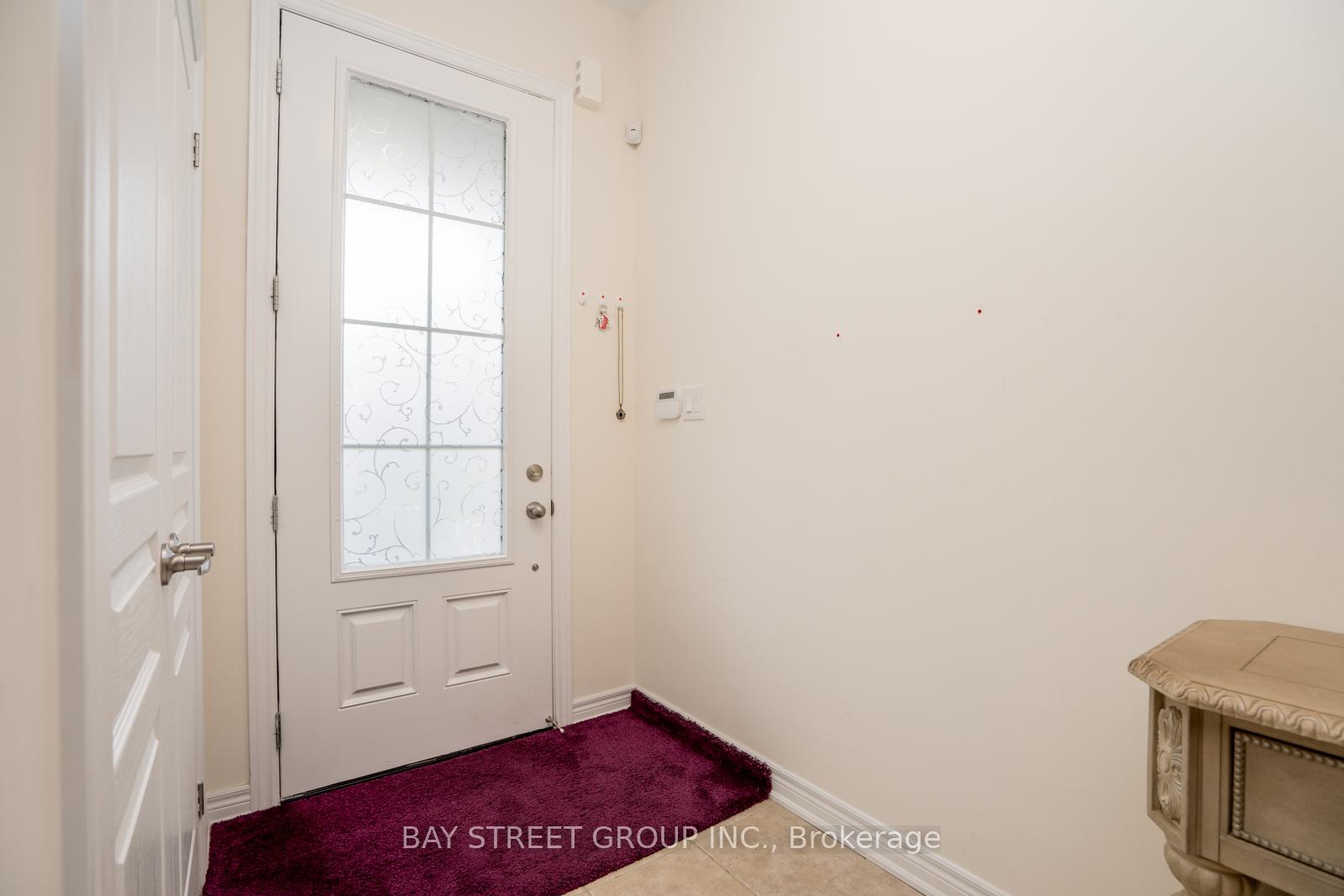 Photo 2 of 27 Hubner Avenue, Markham, Berczy — HOMEH