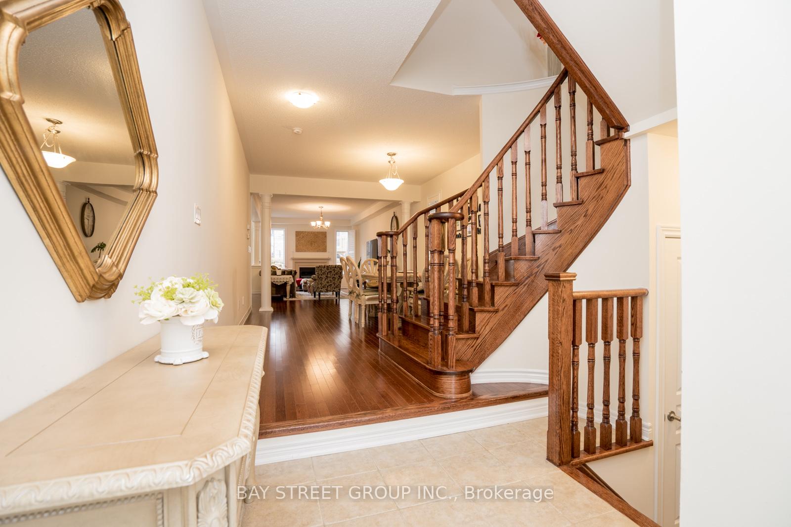 Photo 3 of 27 Hubner Avenue, Markham, Berczy — HOMEH