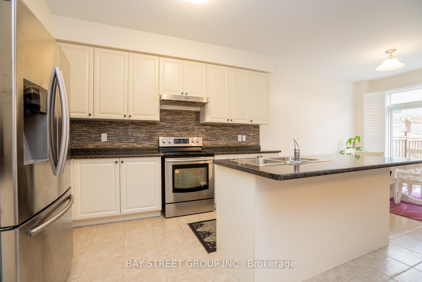 Photo 8 of 27 Hubner Avenue, Markham, Berczy — HOMEH