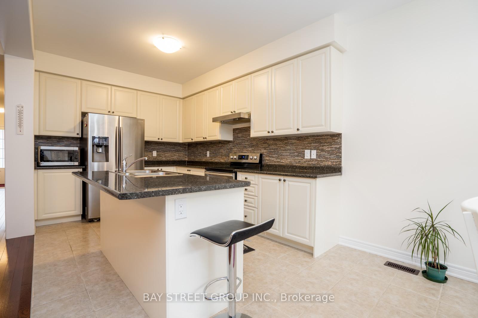 Photo 9 of 27 Hubner Avenue, Markham, Berczy — HOMEH