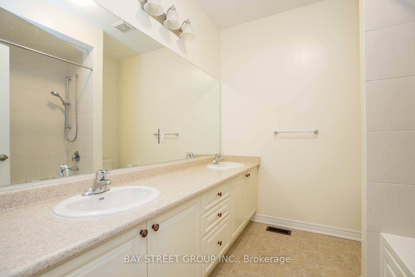 Photo 16 of 27 Hubner Avenue, Markham, Berczy — HOMEH