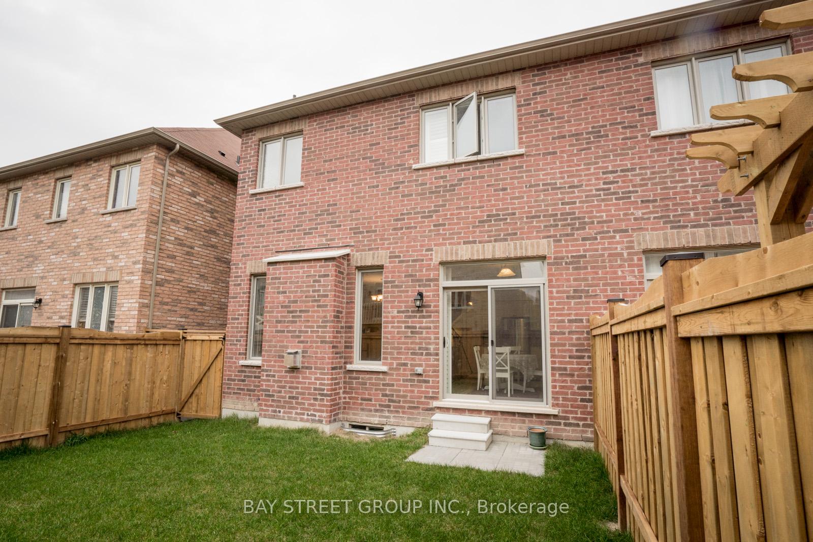 Photo 20 of 27 Hubner Avenue, Markham, Berczy — HOMEH