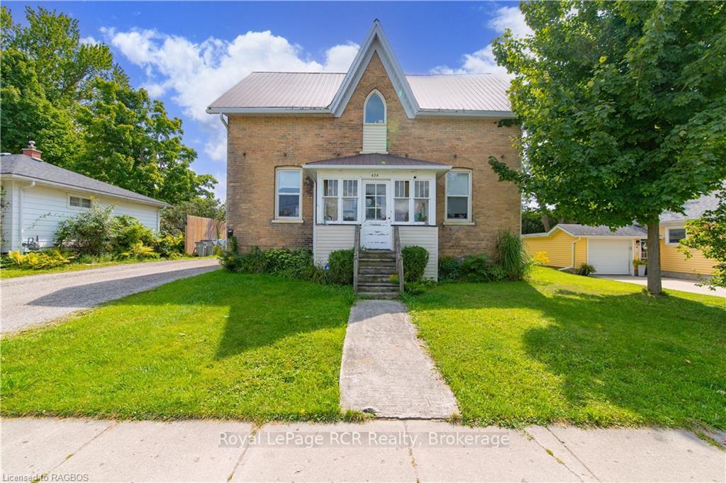 Photo 2 of 424 Royal Street E, North Perth, Listowel — HOMEH