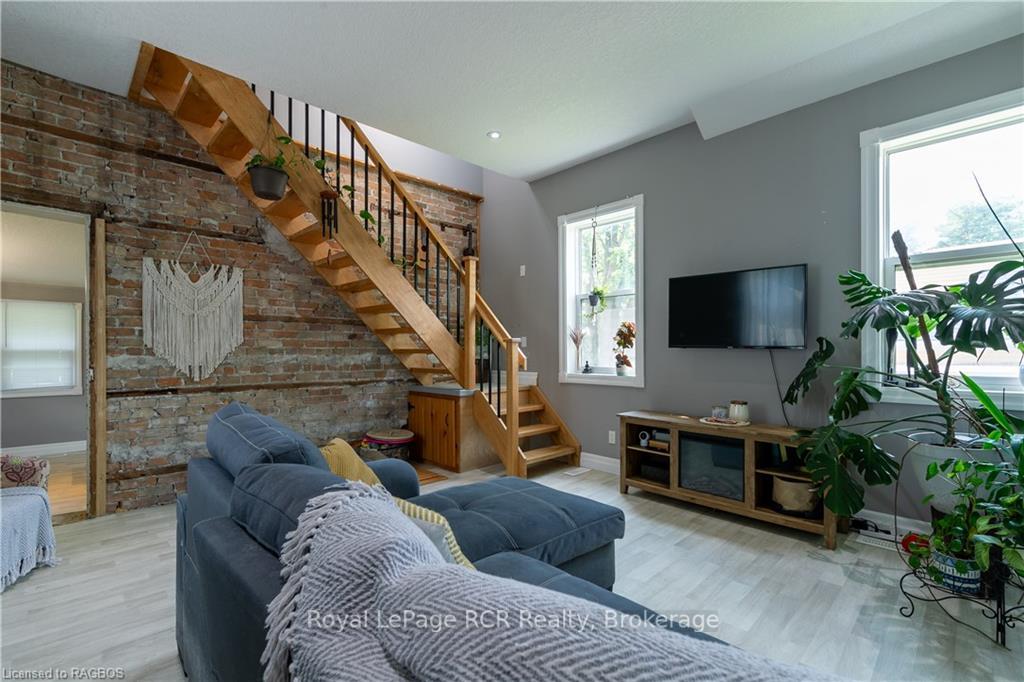 Photo 6 of 424 Royal Street E, North Perth, Listowel — HOMEH