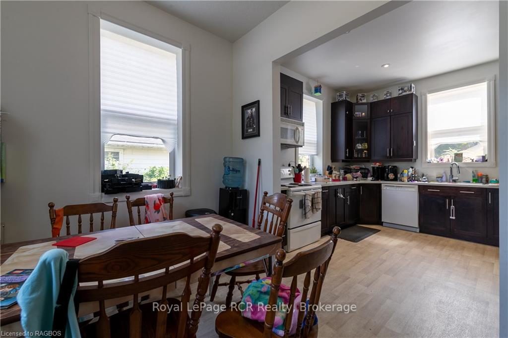 Photo 10 of 424 Royal Street E, North Perth, Listowel — HOMEH