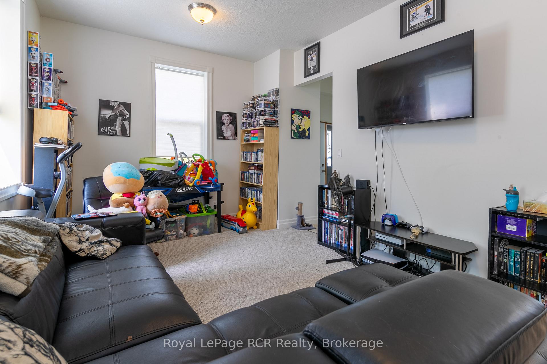Photo 12 of 424 Royal Street E, North Perth, Listowel — HOMEH