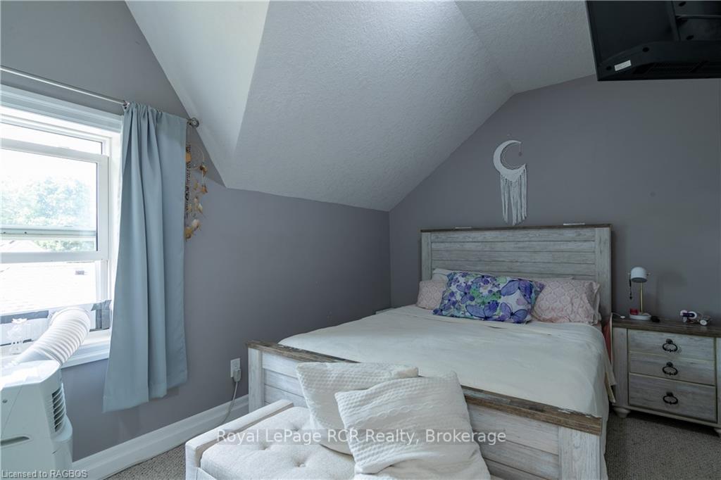 Photo 20 of 424 Royal Street E, North Perth, Listowel — HOMEH