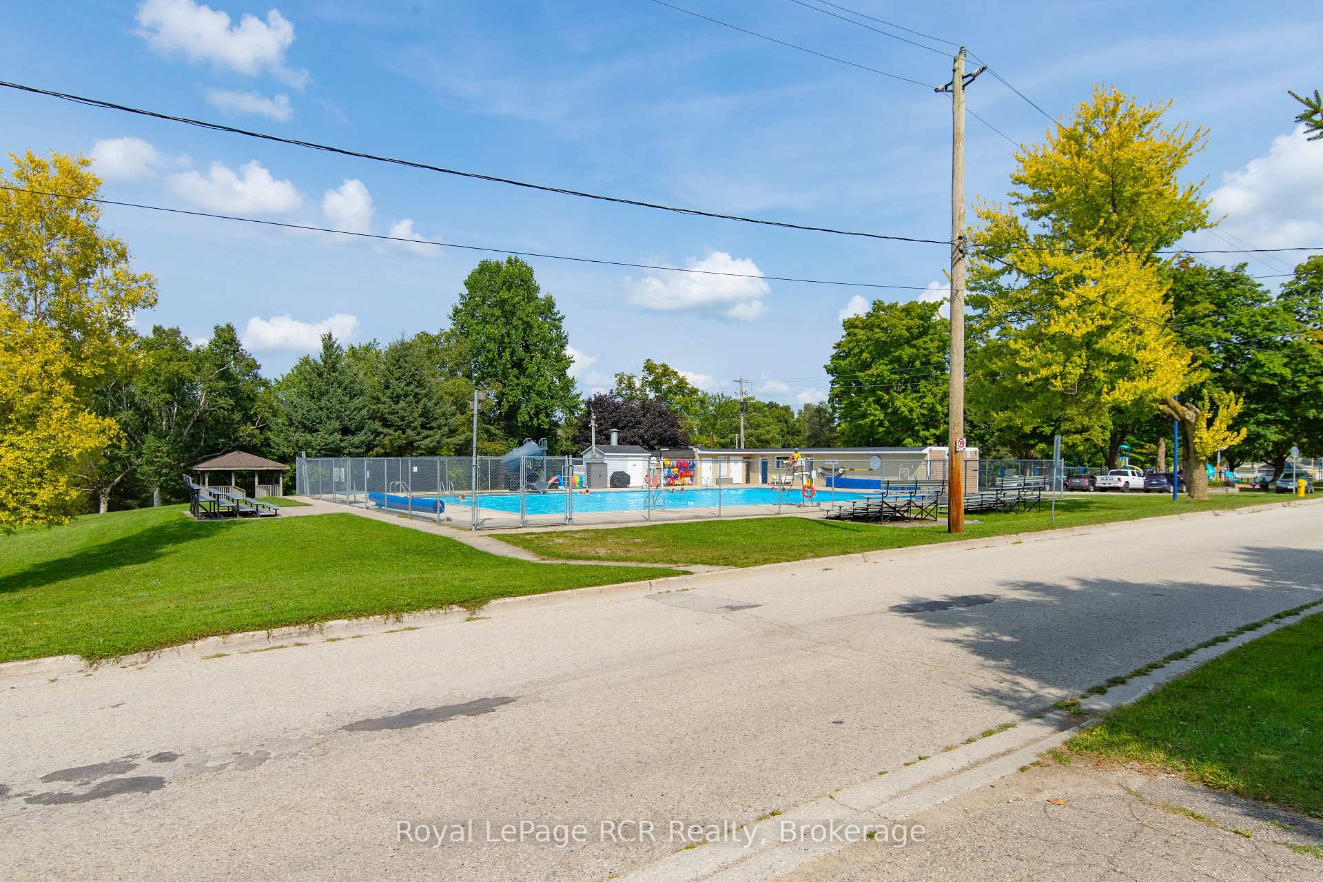 Photo 21 of 424 Royal Street E, North Perth, Listowel — HOMEH