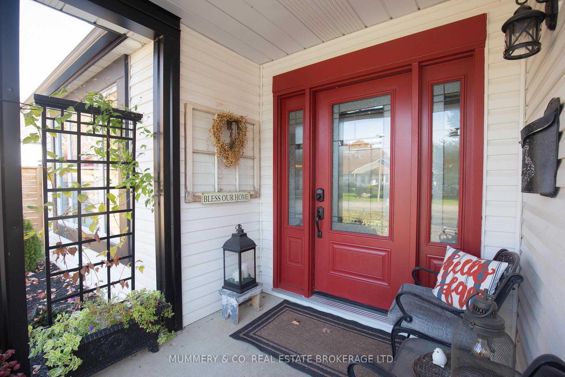 Photo 4 of 51 Leslie Avenue, Norfolk, Port Dover — HOMEH