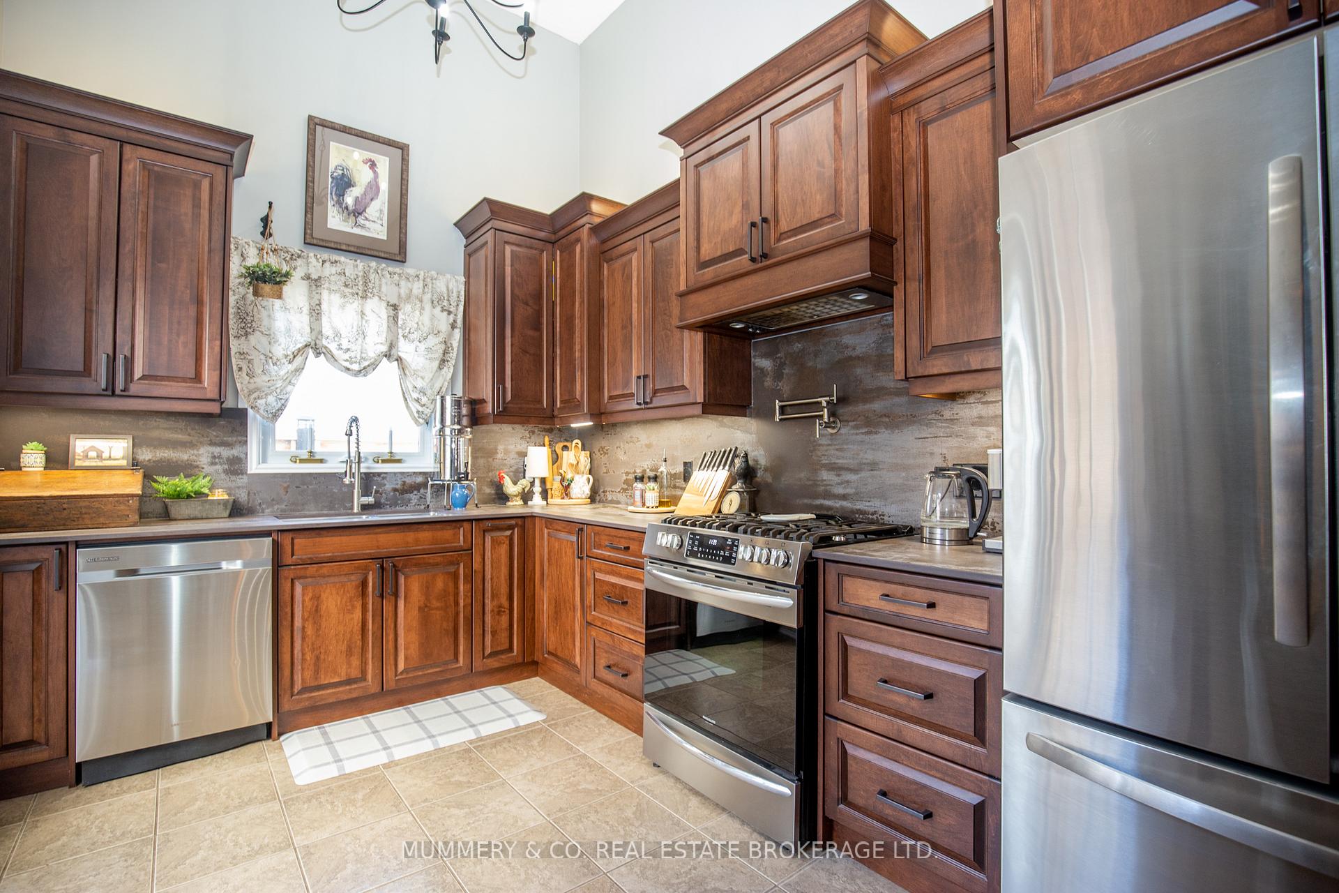 Photo 9 of 51 Leslie Avenue, Norfolk, Port Dover — HOMEH