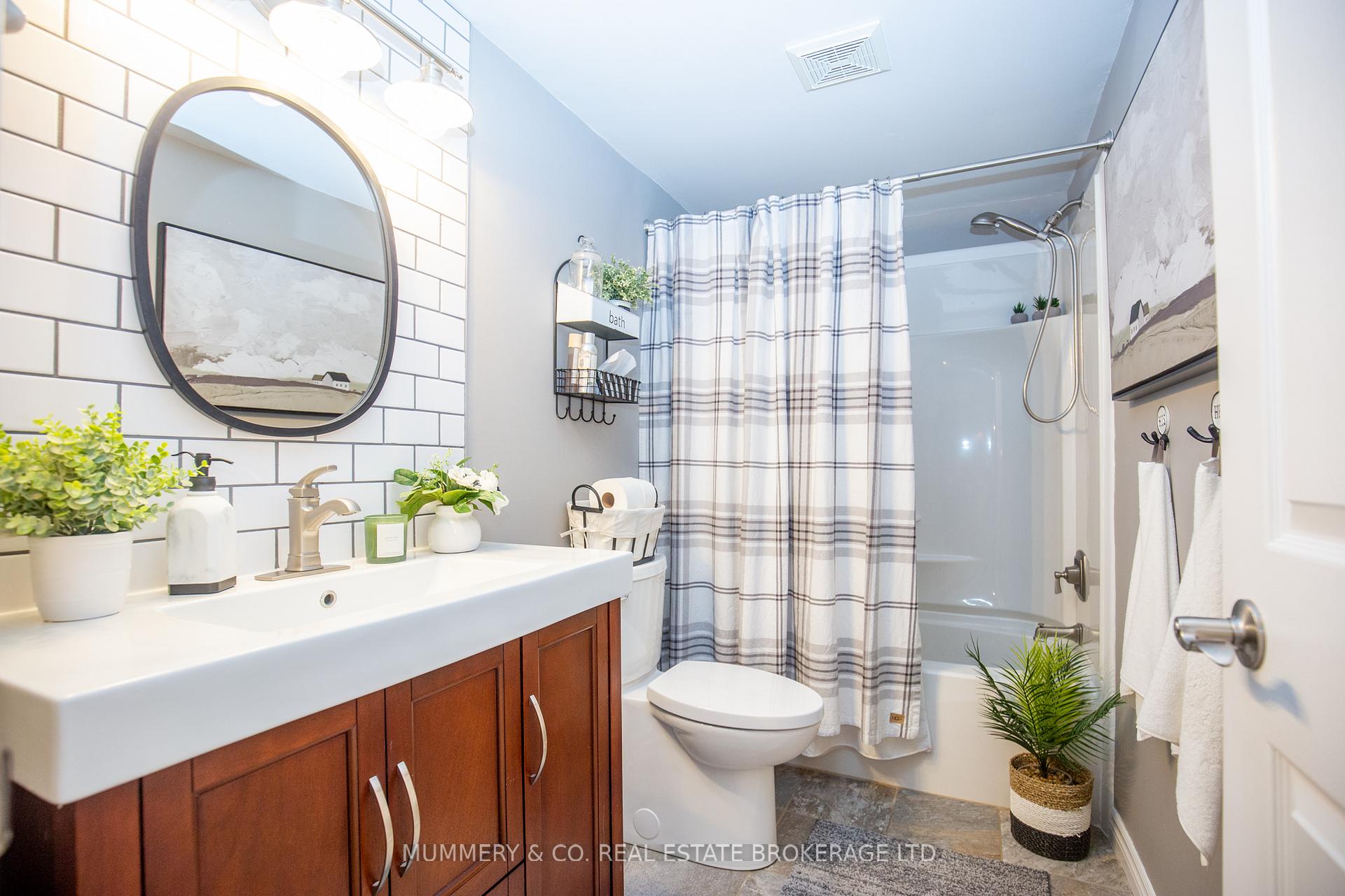 Photo 31 of 51 Leslie Avenue, Norfolk, Port Dover — HOMEH