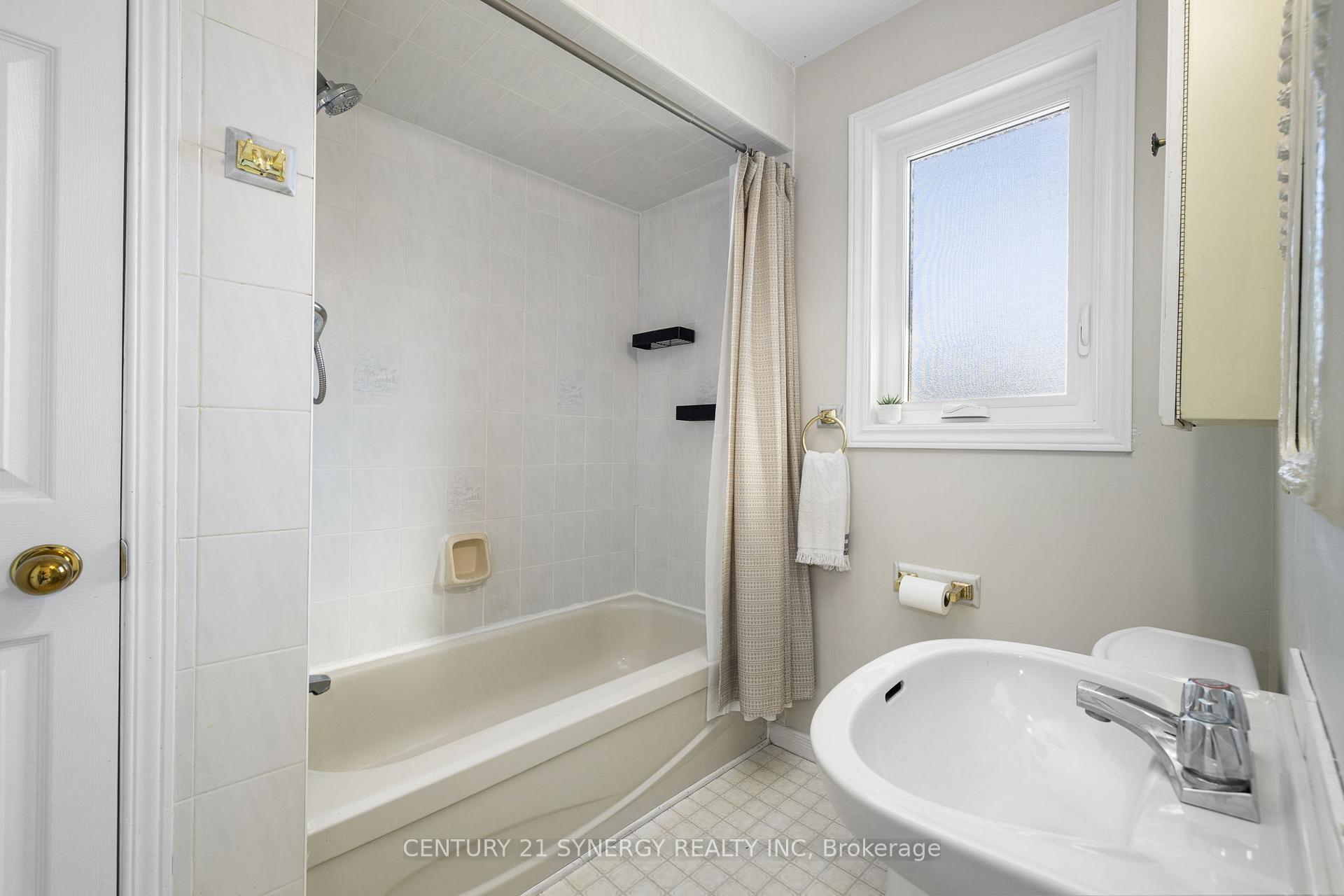 Photo 16 of 2034 Frank Bender Street, Ottawa, Chateauneuf — HOMEH