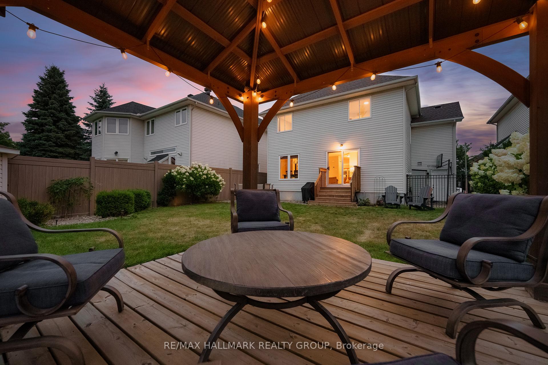 Photo 2 of 2013 Calico Crescent, Ottawa, Notting Hill/Summerside — HOMEH