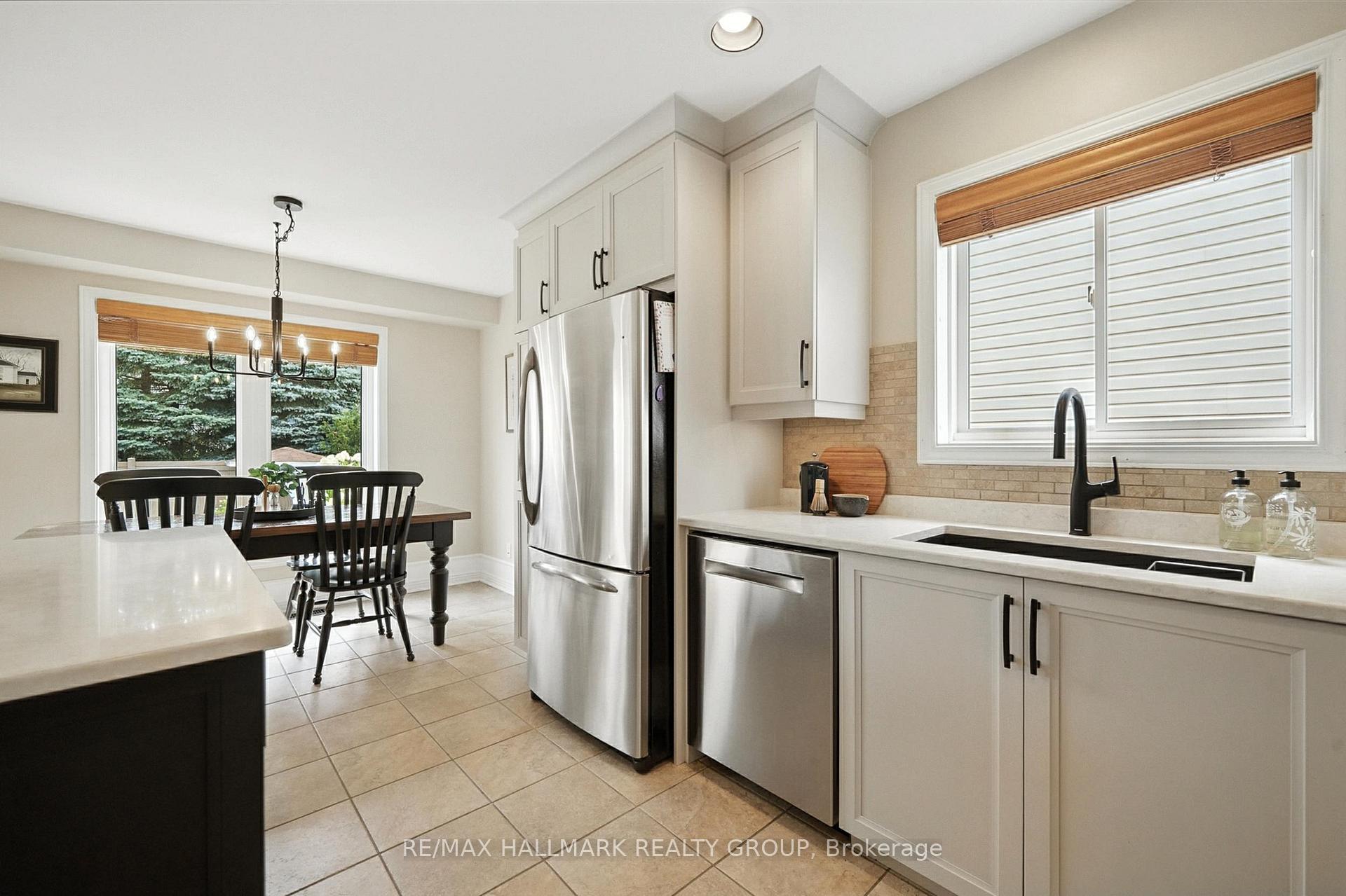 Photo 13 of 2013 Calico Crescent, Ottawa, Notting Hill/Summerside — HOMEH