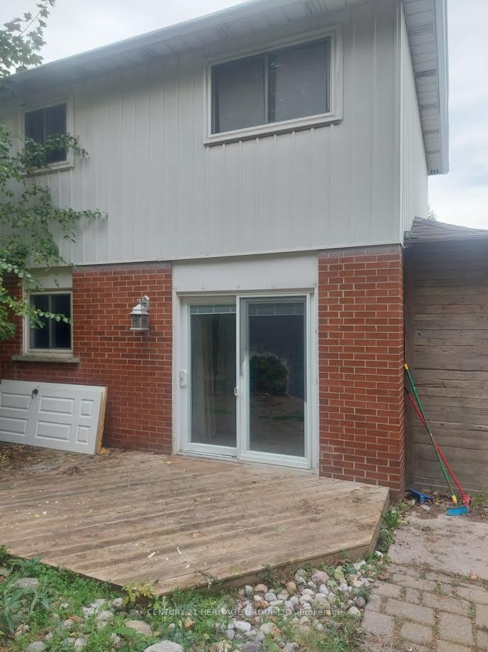 Front of Unit Bsmt, 795 Greenfield Crescent