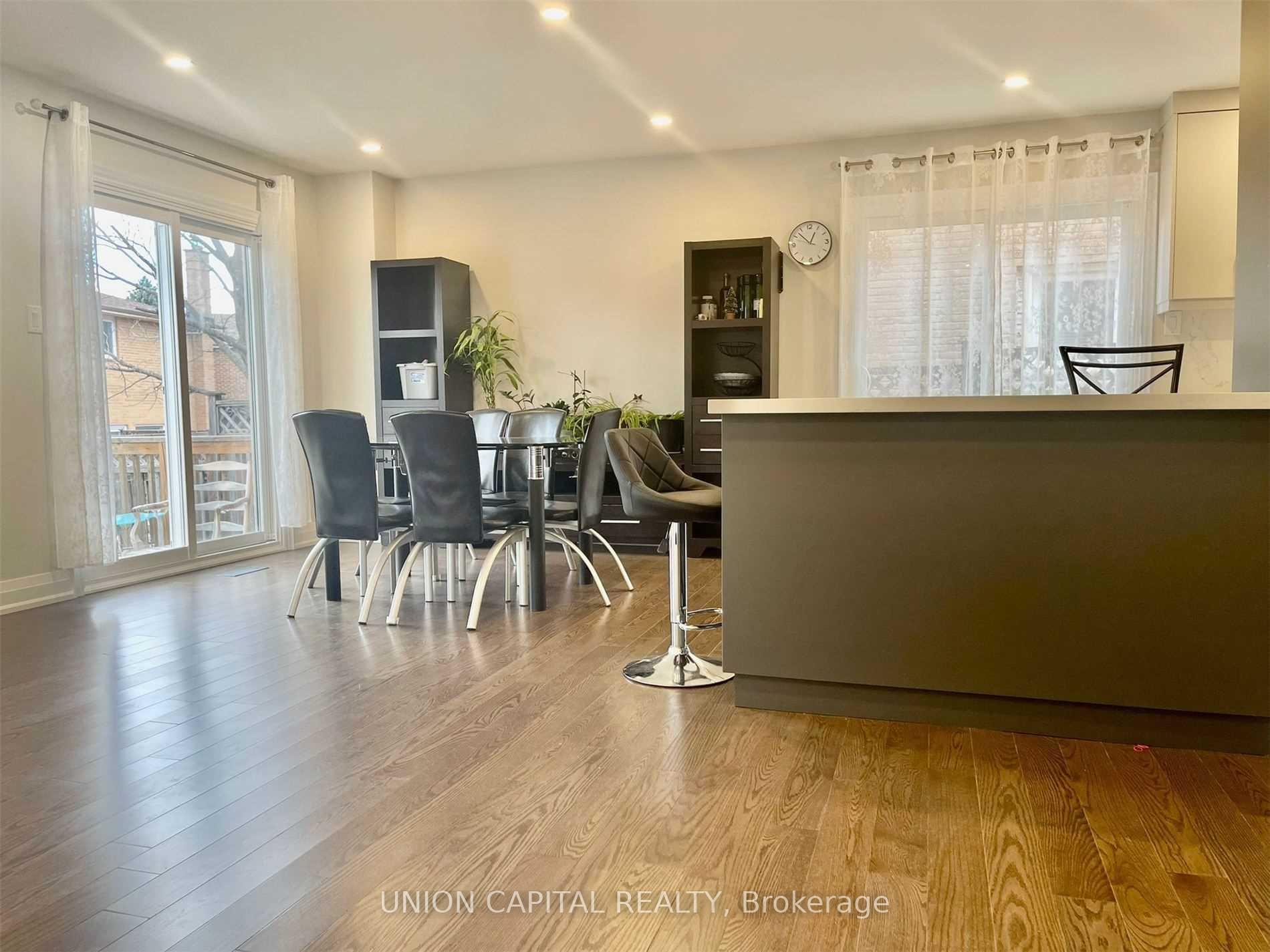 Photo 4 of Unit Upper, 121 Stargell Crescent, Markham, Raymerville — HOMEH
