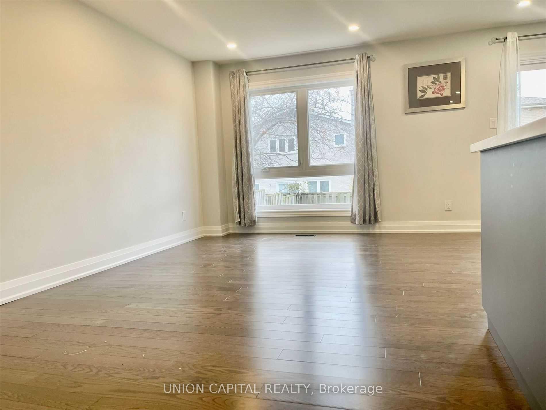 Photo 5 of Unit Upper, 121 Stargell Crescent, Markham, Raymerville — HOMEH
