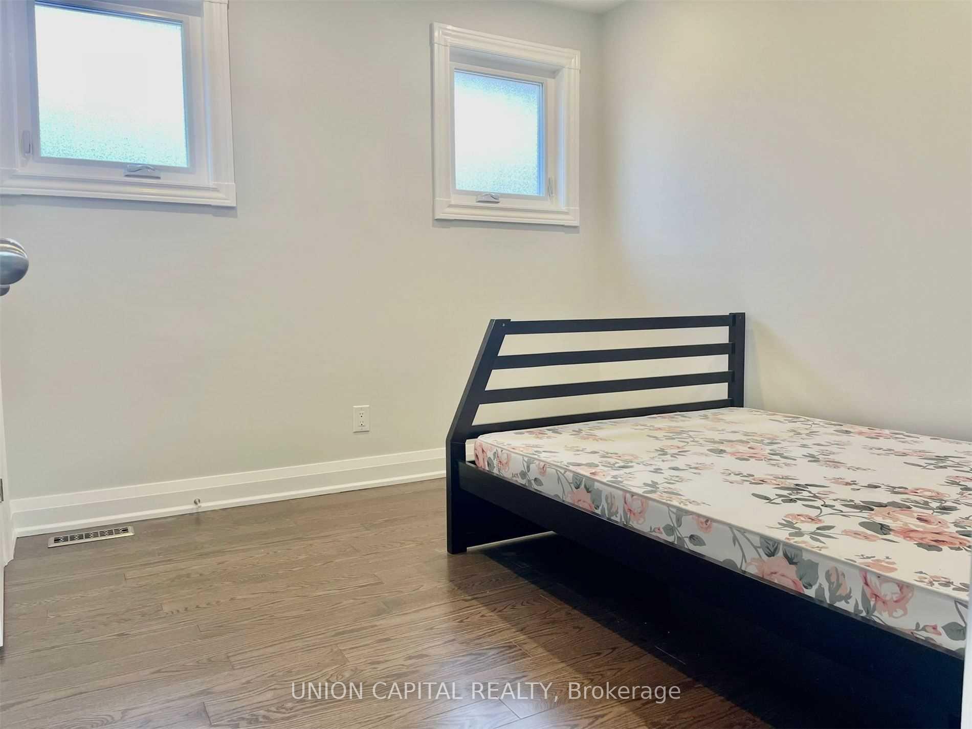 Photo 11 of Unit Upper, 121 Stargell Crescent, Markham, Raymerville — HOMEH