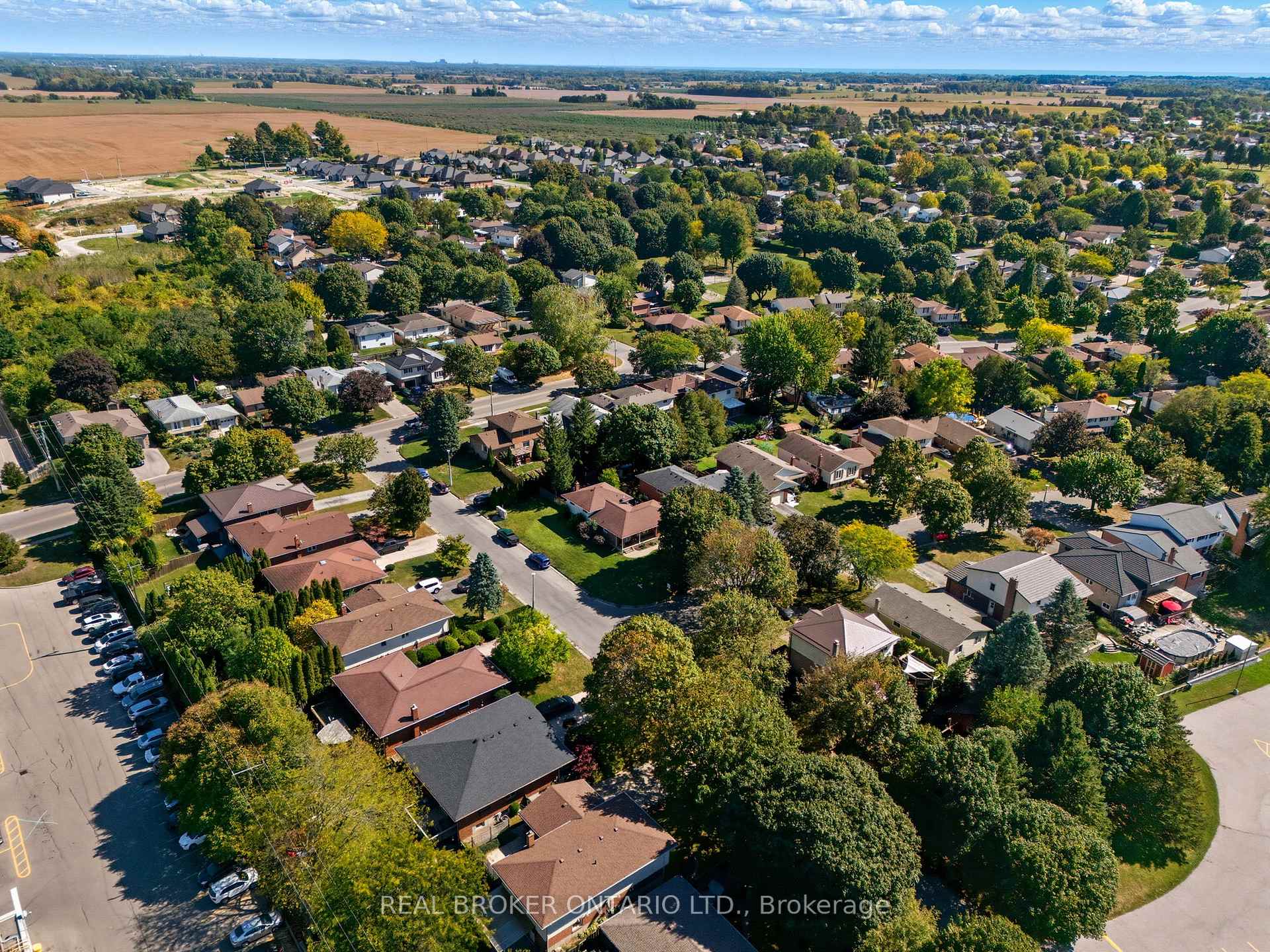 Photo 4 of 39 Carriage Road, Norfolk, Simcoe — HOMEH