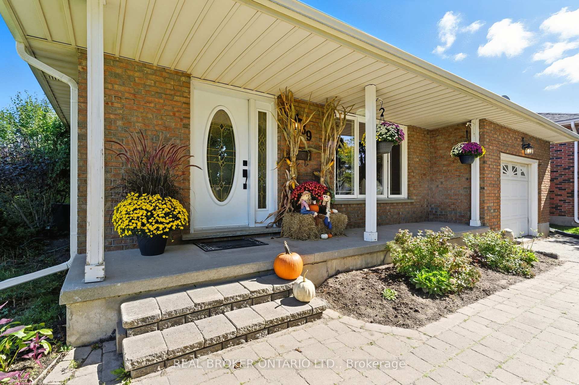 Photo 6 of 39 Carriage Road, Norfolk, Simcoe — HOMEH