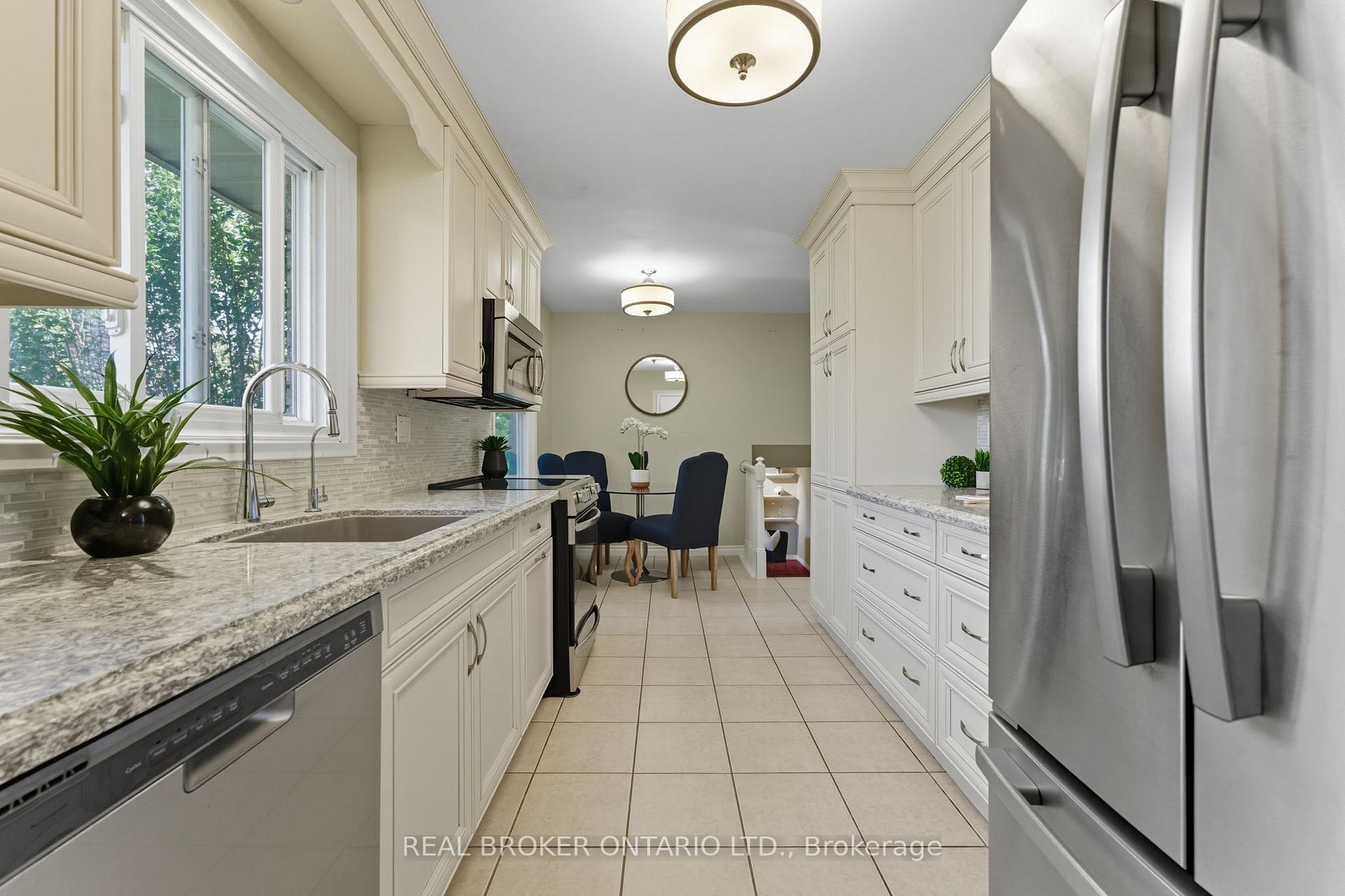 Photo 10 of 39 Carriage Road, Norfolk, Simcoe — HOMEH