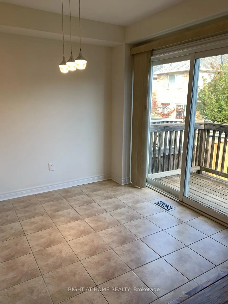 Photo 6 of 3083 Highbourne Crescent, Oakville, Bronte Creek — HOMEH