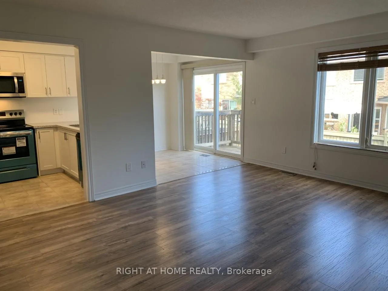 Photo 8 of 3083 Highbourne Crescent, Oakville, Bronte Creek — HOMEH