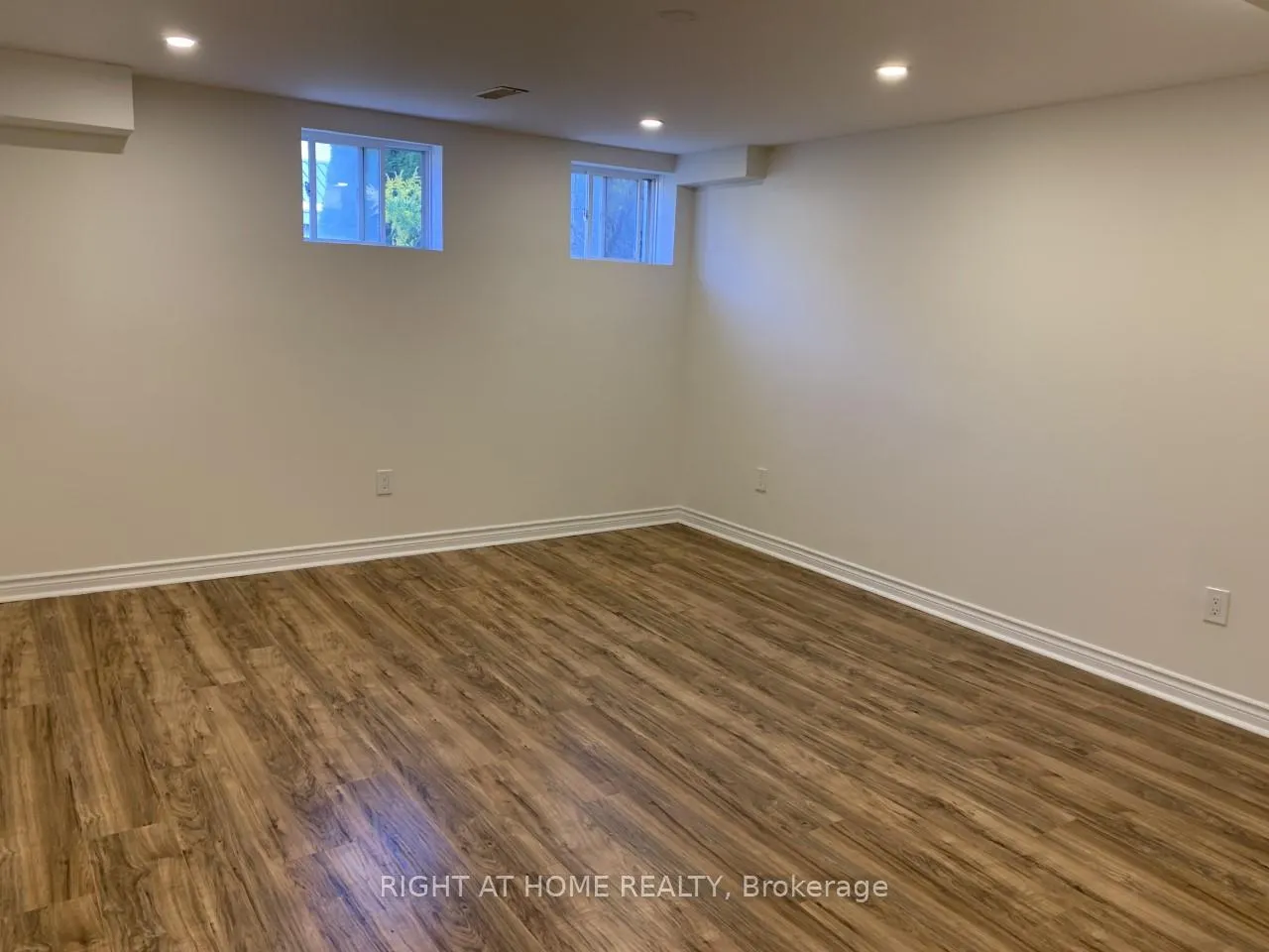 Photo 24 of 3083 Highbourne Crescent, Oakville, Bronte Creek — HOMEH