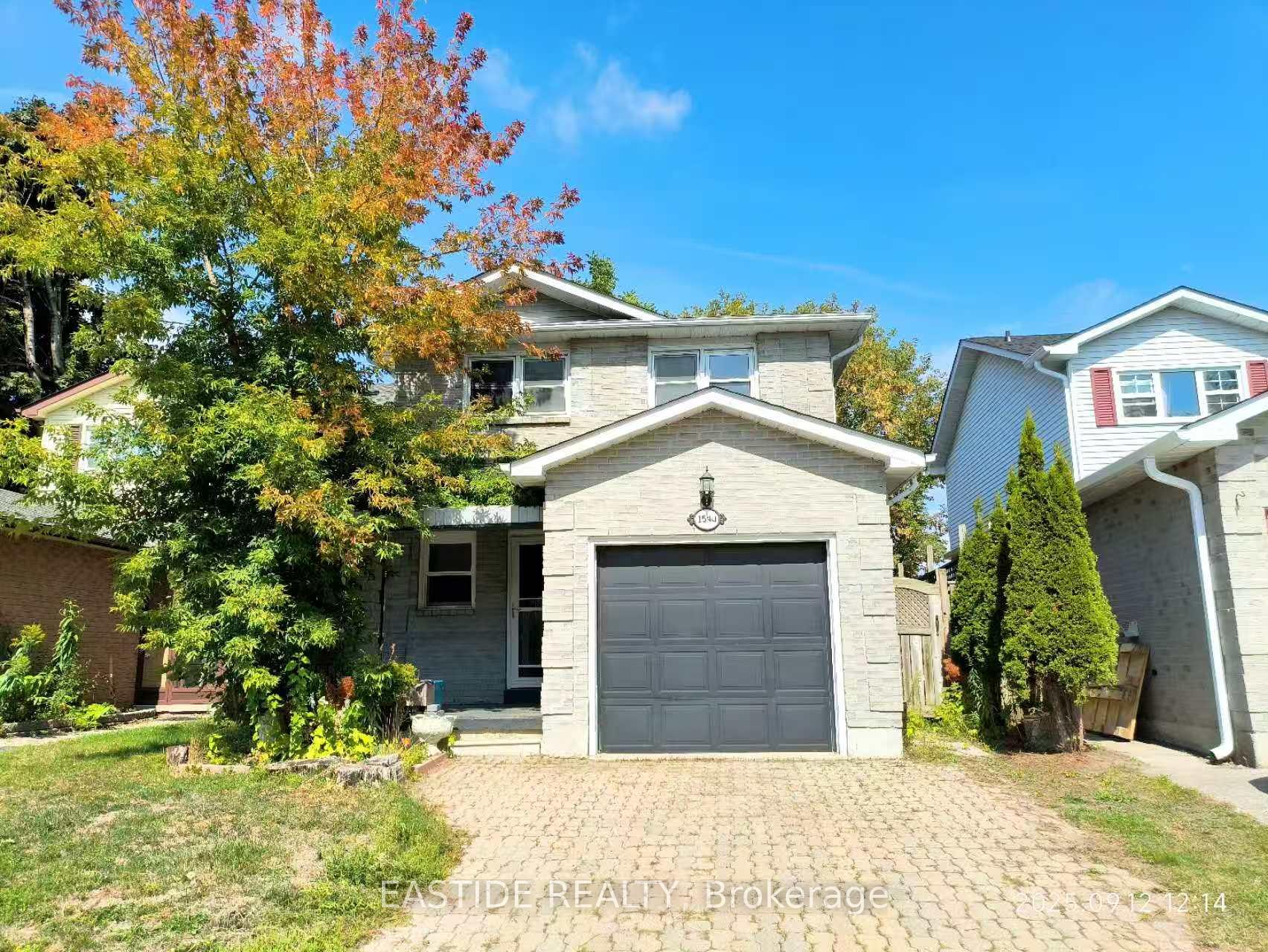 Front of 1540 Norwill Crescent