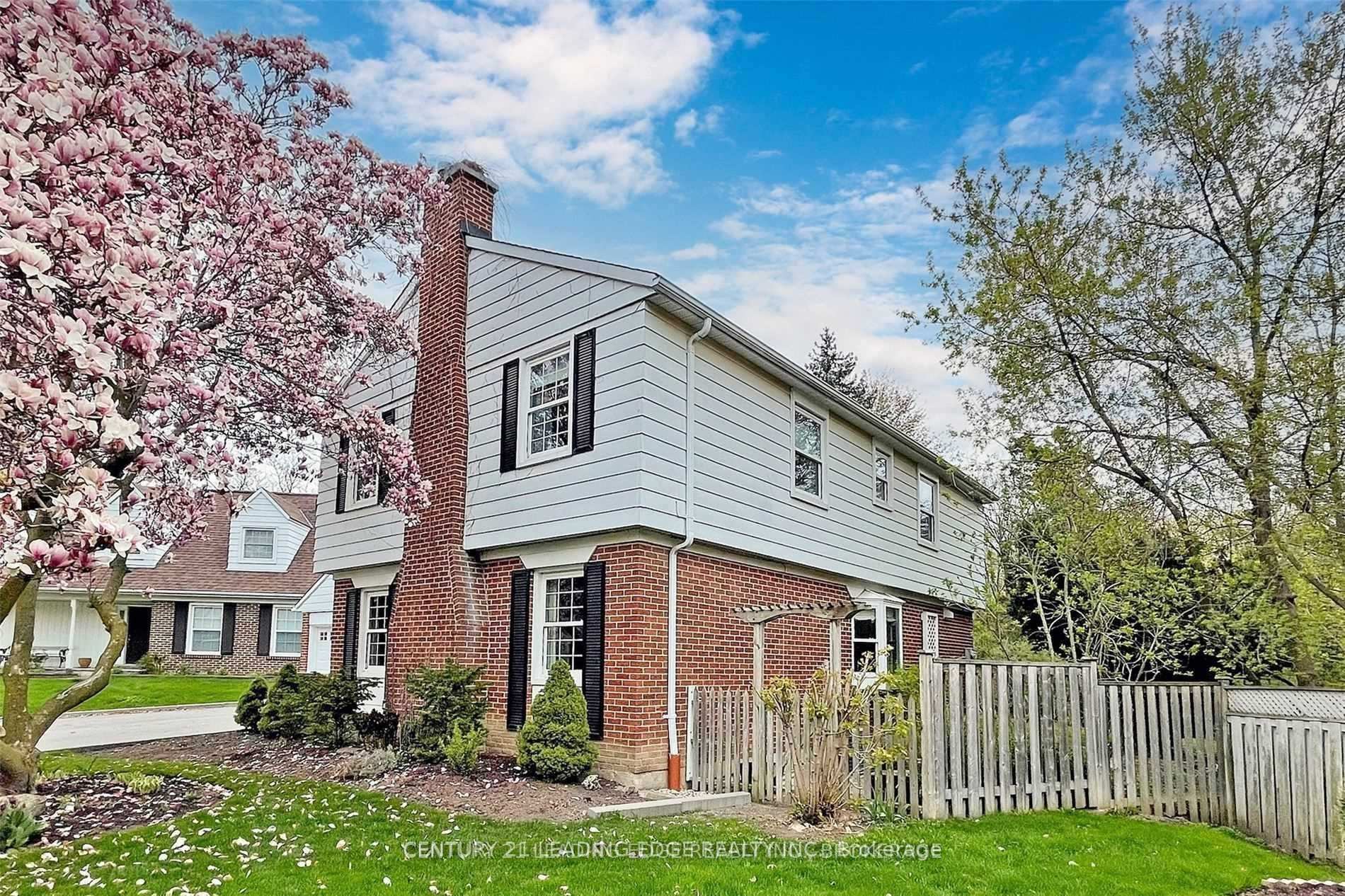 Photo 2 of 24 Marie Court, Markham, Thornhill — HOMEH