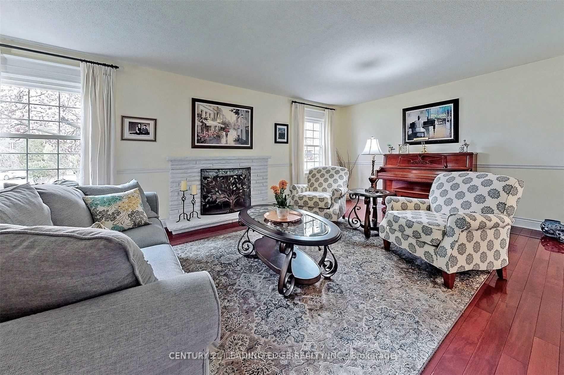 Photo 9 of 24 Marie Court, Markham, Thornhill — HOMEH