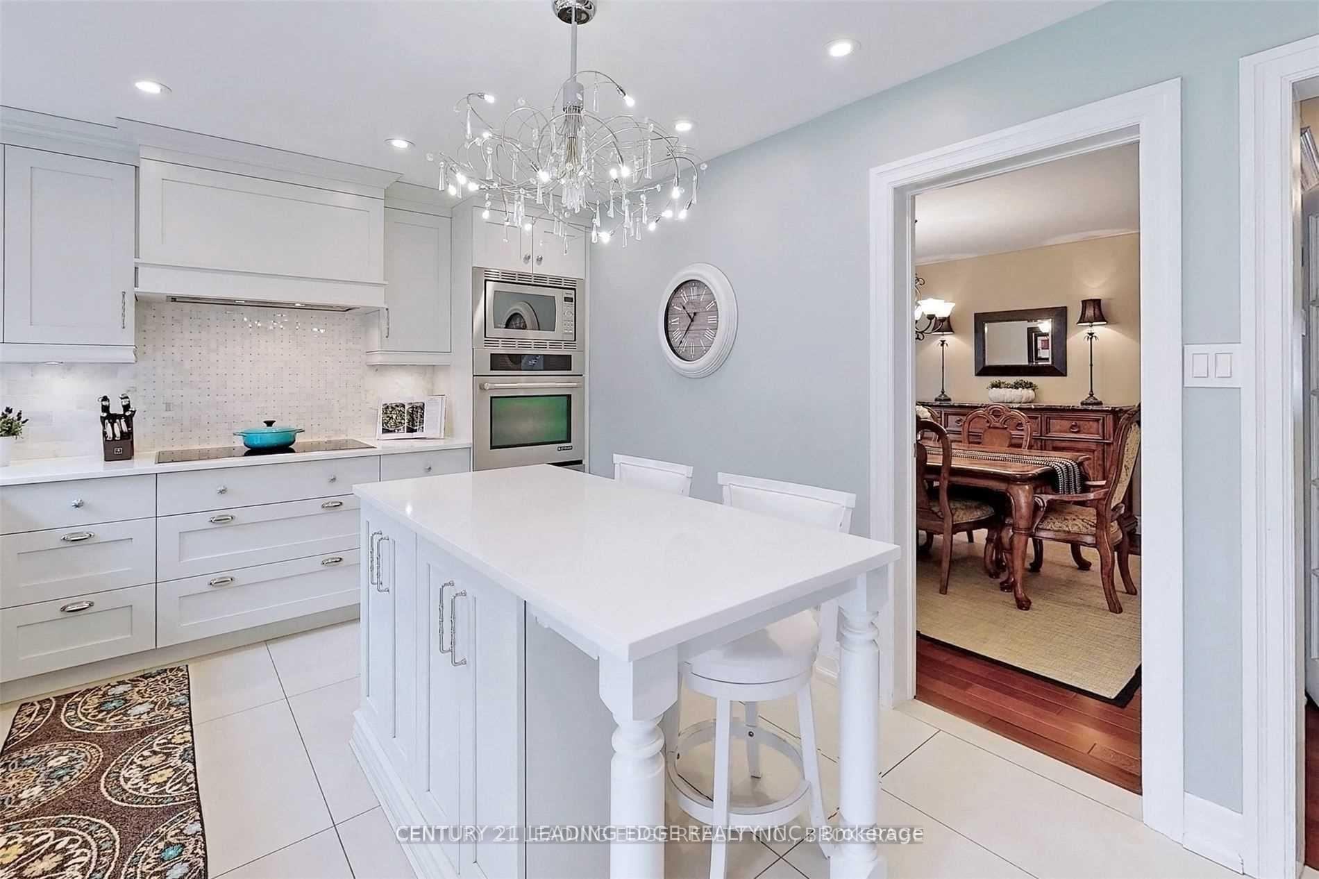 Photo 18 of 24 Marie Court, Markham, Thornhill — HOMEH