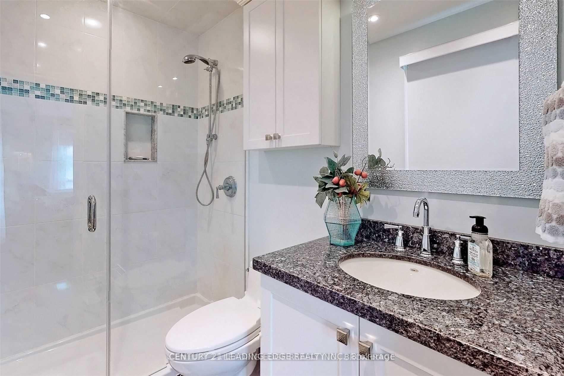 Photo 21 of 24 Marie Court, Markham, Thornhill — HOMEH