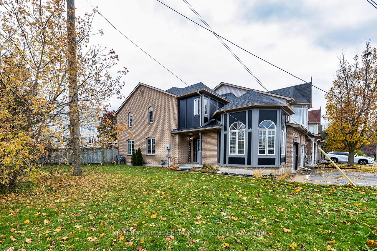 Photo 4 of 1642 Woodgate Trail, Oshawa, Samac — HOMEH