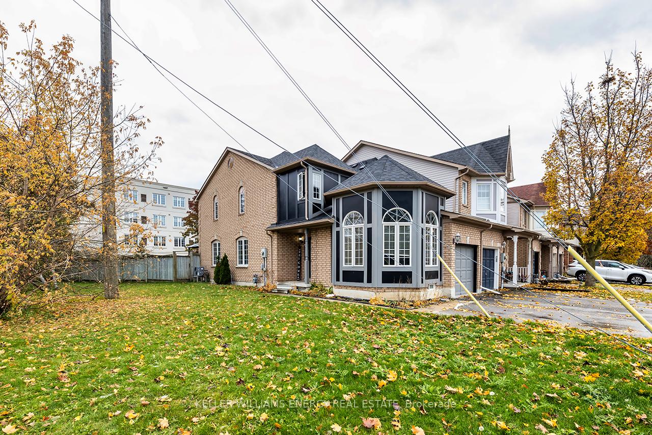 Photo 5 of 1642 Woodgate Trail, Oshawa, Samac — HOMEH