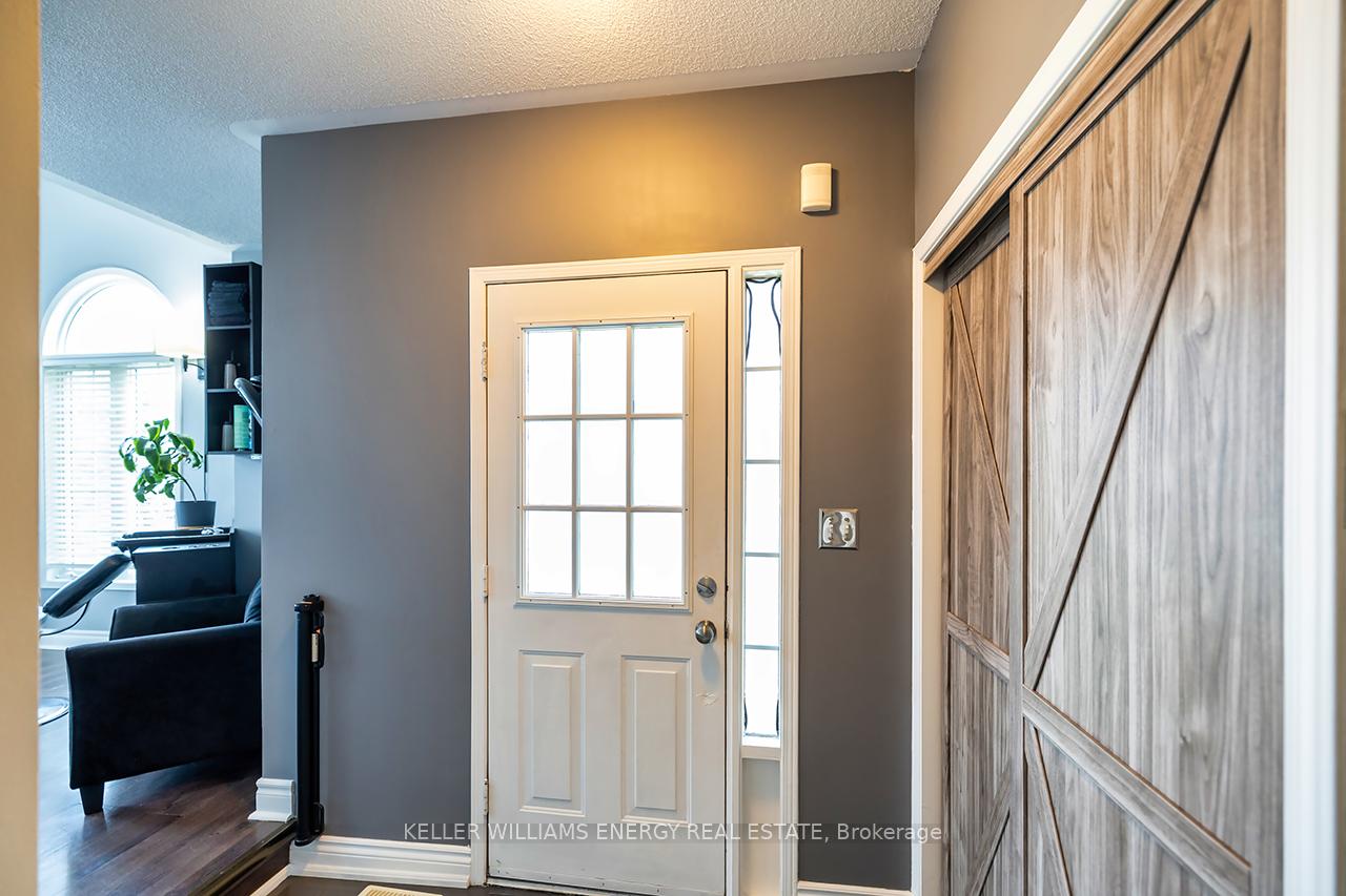Photo 6 of 1642 Woodgate Trail, Oshawa, Samac — HOMEH