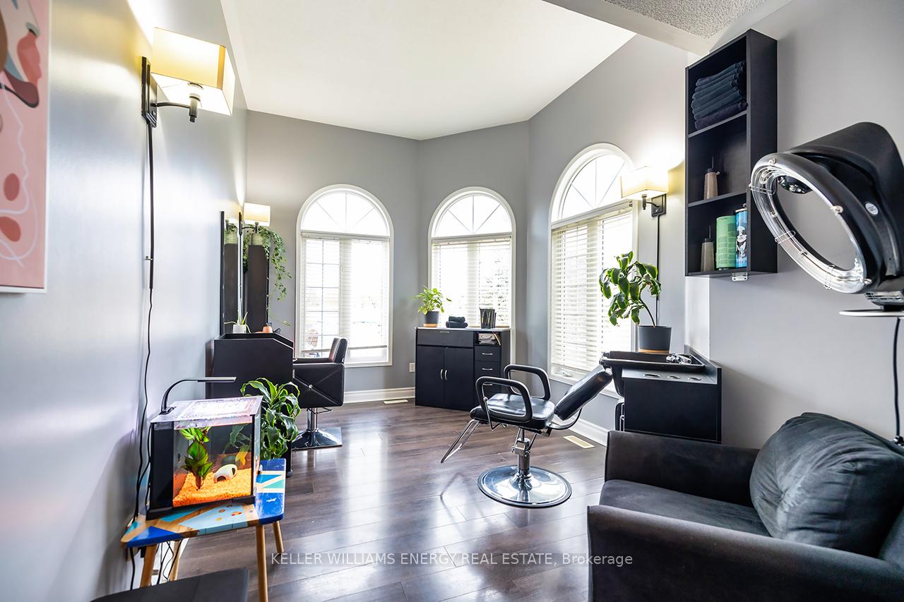 Photo 7 of 1642 Woodgate Trail, Oshawa, Samac — HOMEH