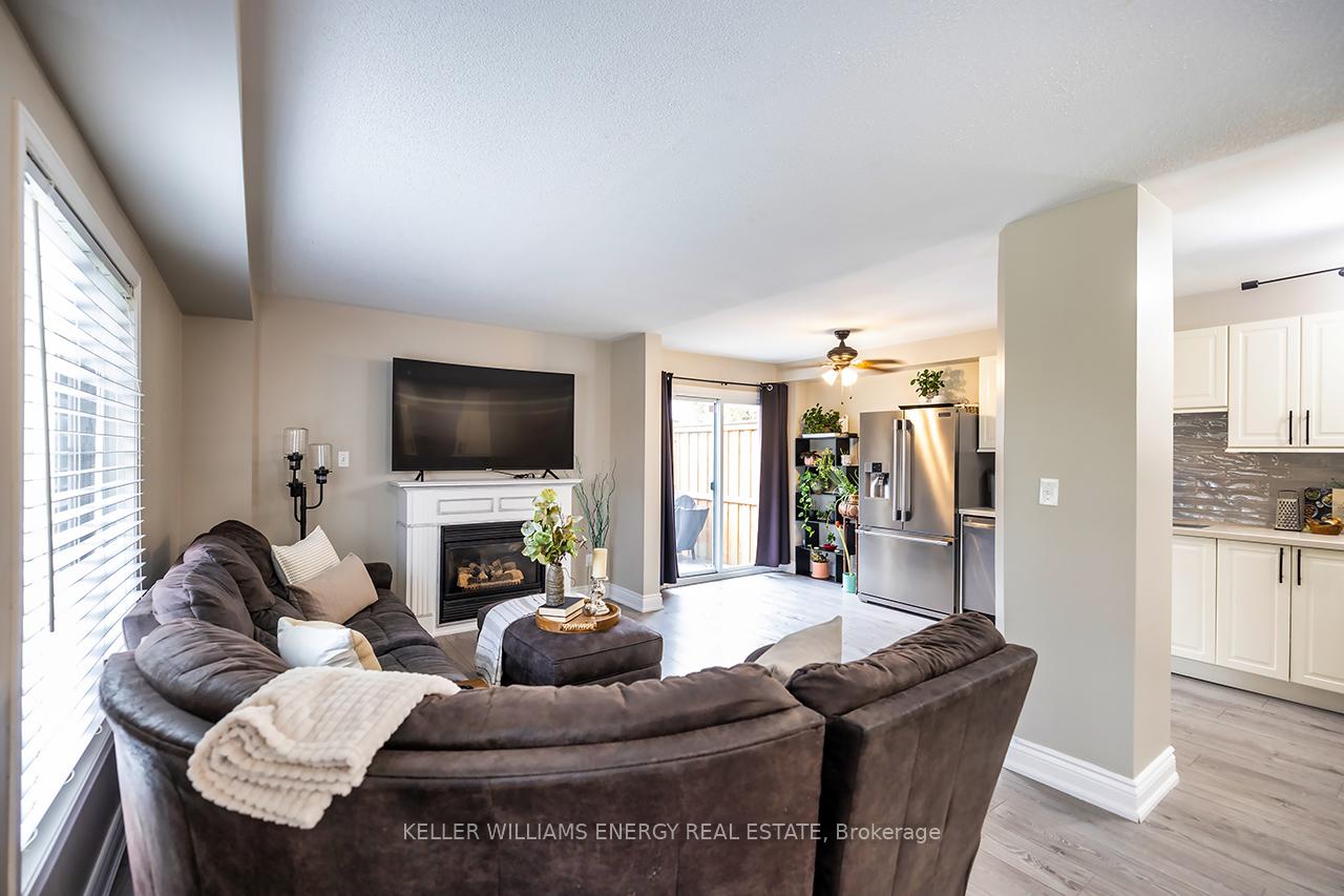 Photo 15 of 1642 Woodgate Trail, Oshawa, Samac — HOMEH