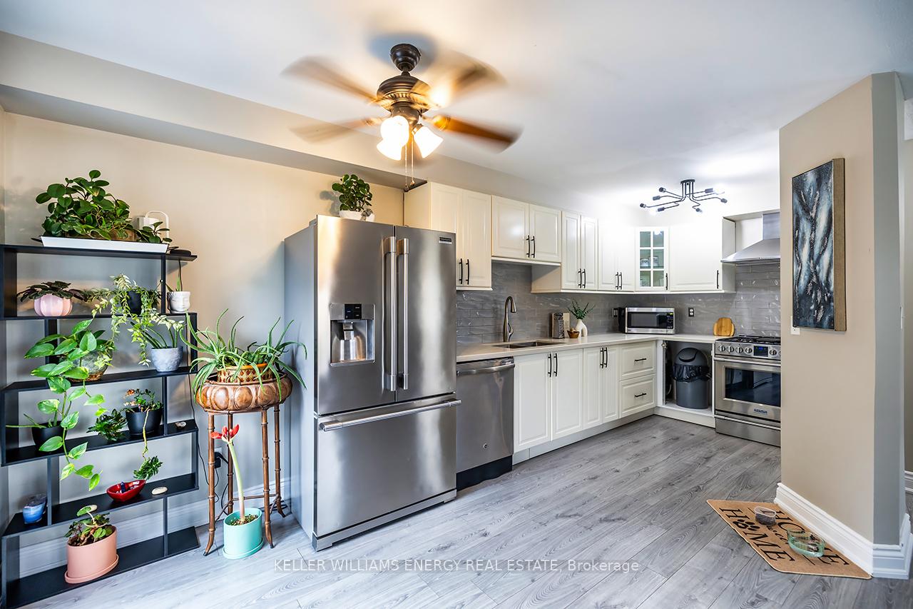 Photo 19 of 1642 Woodgate Trail, Oshawa, Samac — HOMEH