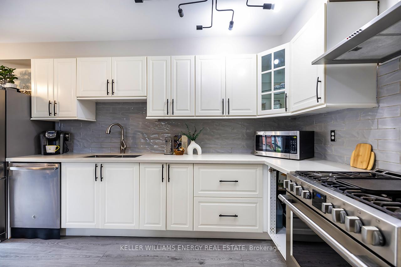 Photo 20 of 1642 Woodgate Trail, Oshawa, Samac — HOMEH
