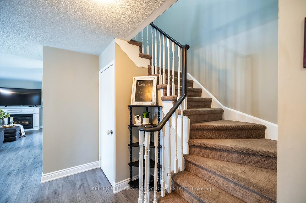 Photo 23 of 1642 Woodgate Trail, Oshawa, Samac — HOMEH