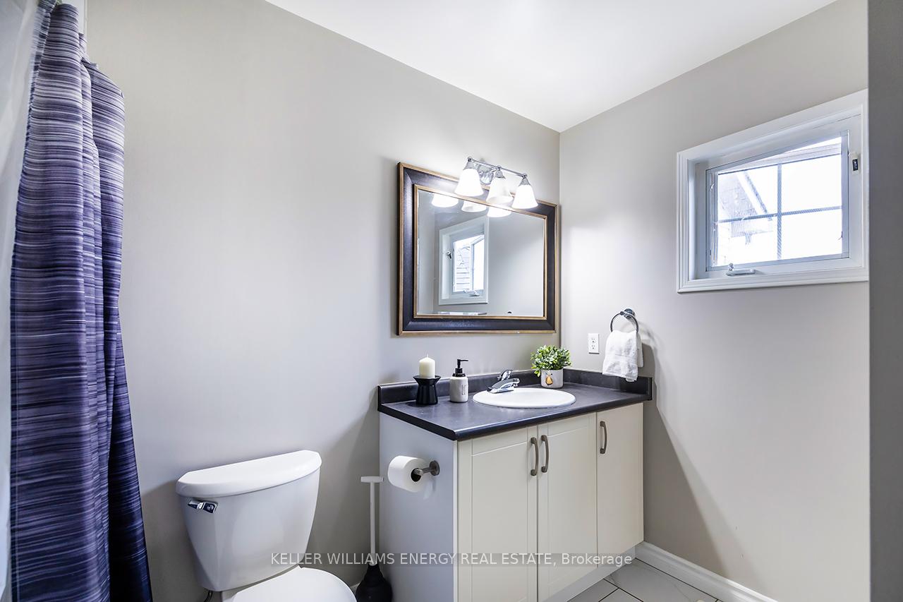 Photo 30 of 1642 Woodgate Trail, Oshawa, Samac — HOMEH