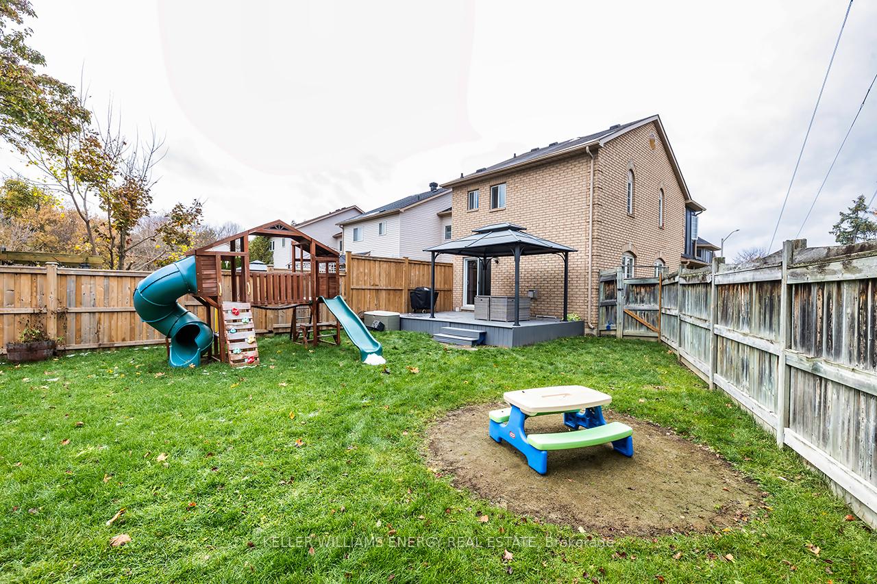 Photo 40 of 1642 Woodgate Trail, Oshawa, Samac — HOMEH
