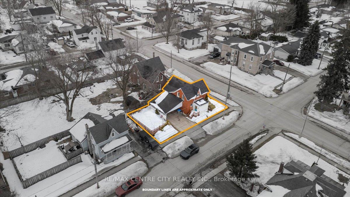 Photo 3 of 307 Clayton Street E, North Perth, Listowel — HOMEH