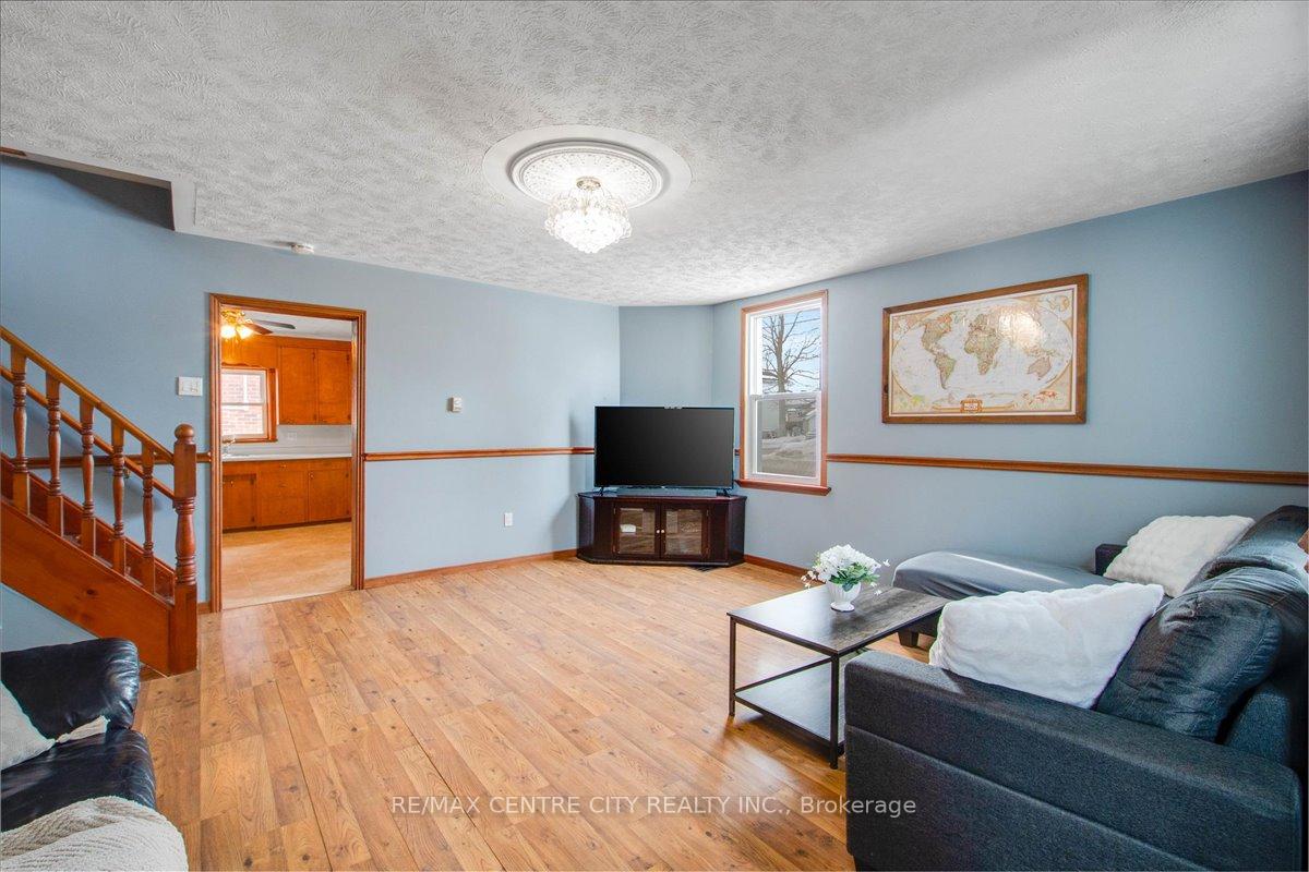 Photo 9 of 307 Clayton Street E, North Perth, Listowel — HOMEH