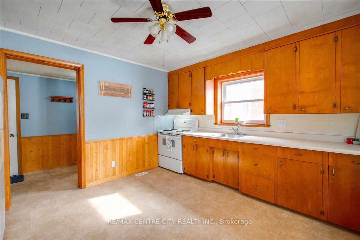 Photo 18 of 307 Clayton Street E, North Perth, Listowel — HOMEH