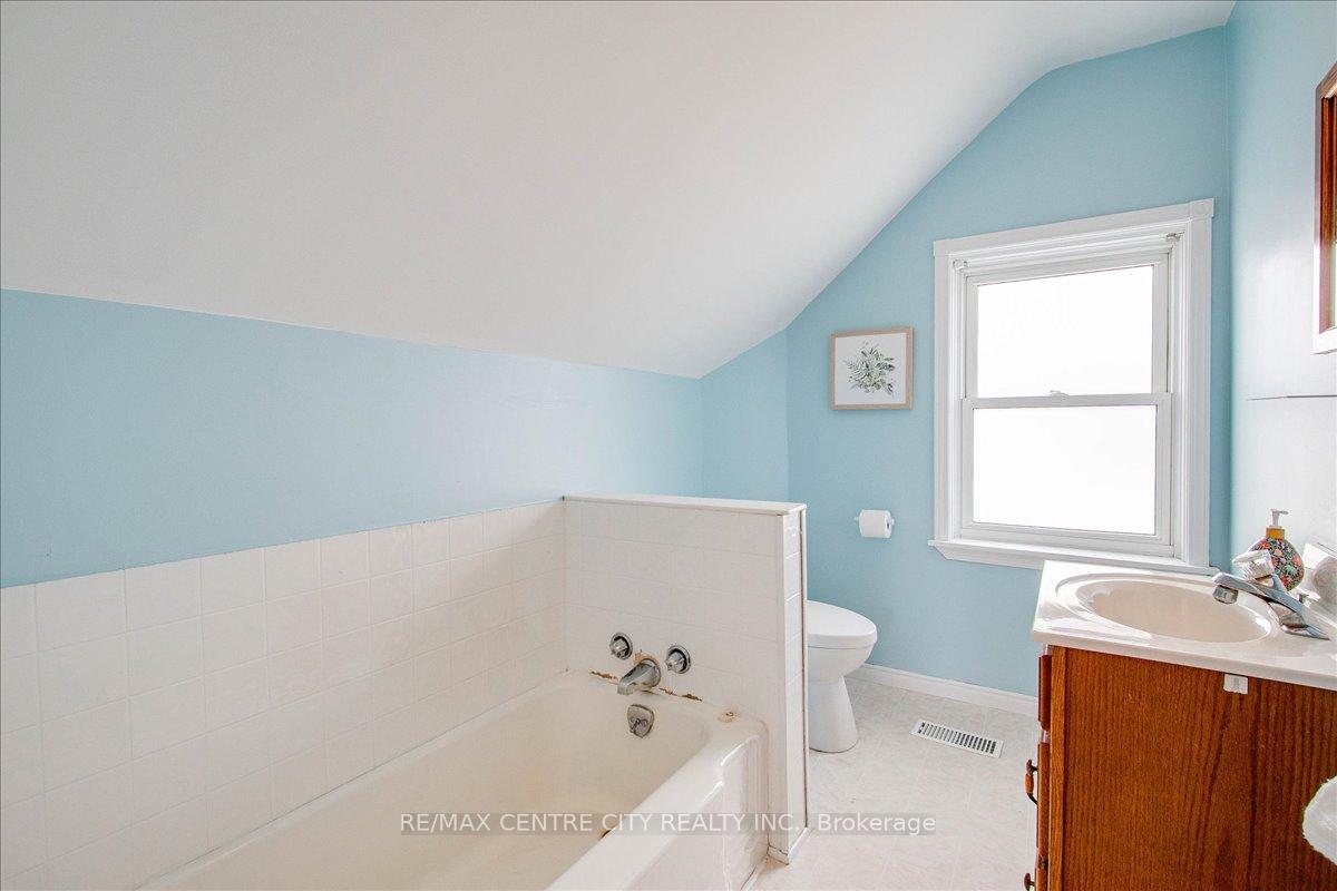 Photo 27 of 307 Clayton Street E, North Perth, Listowel — HOMEH