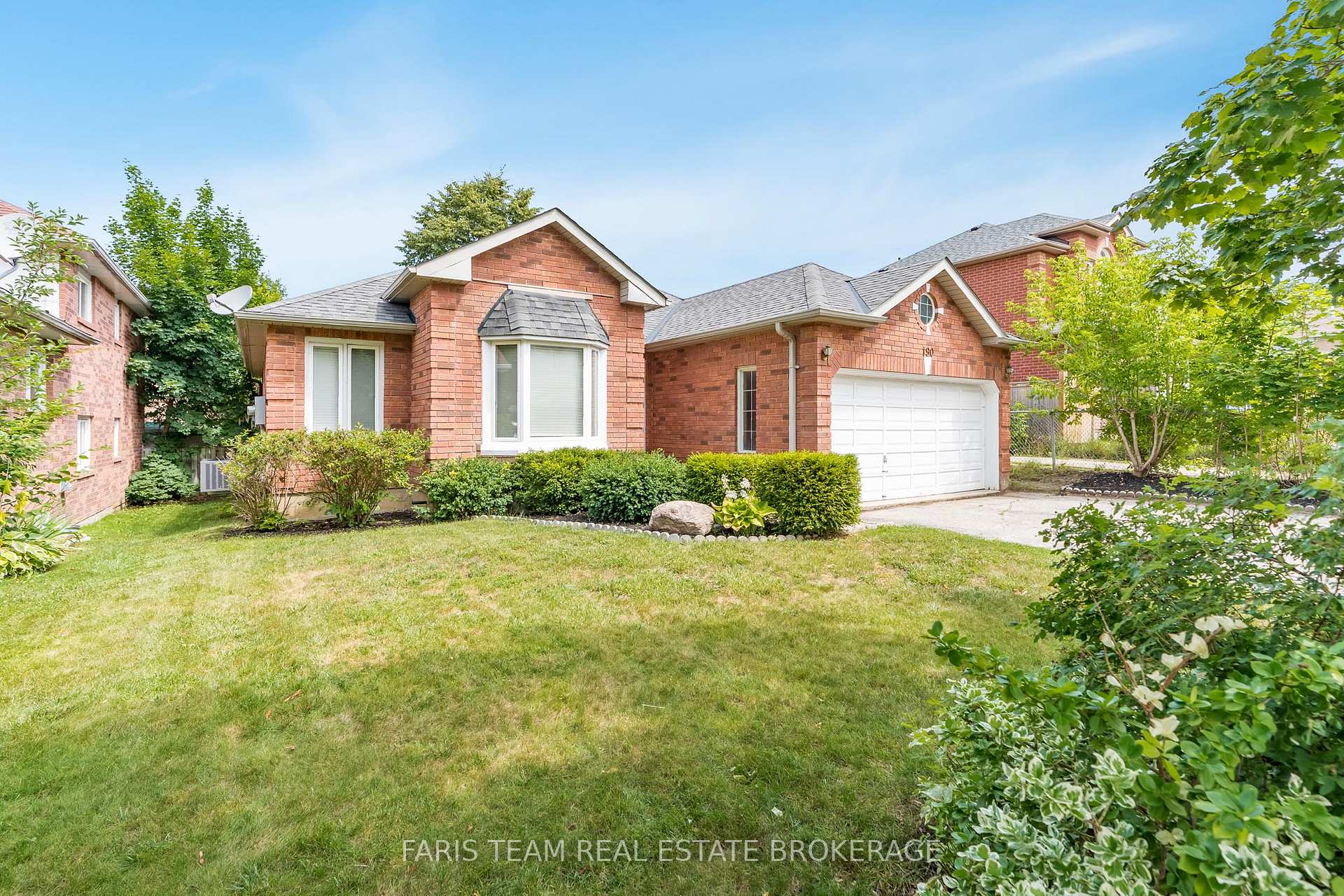 Photo 2 of 190 Bowerman Boulevard, New Tecumseth, Alliston — HOMEH