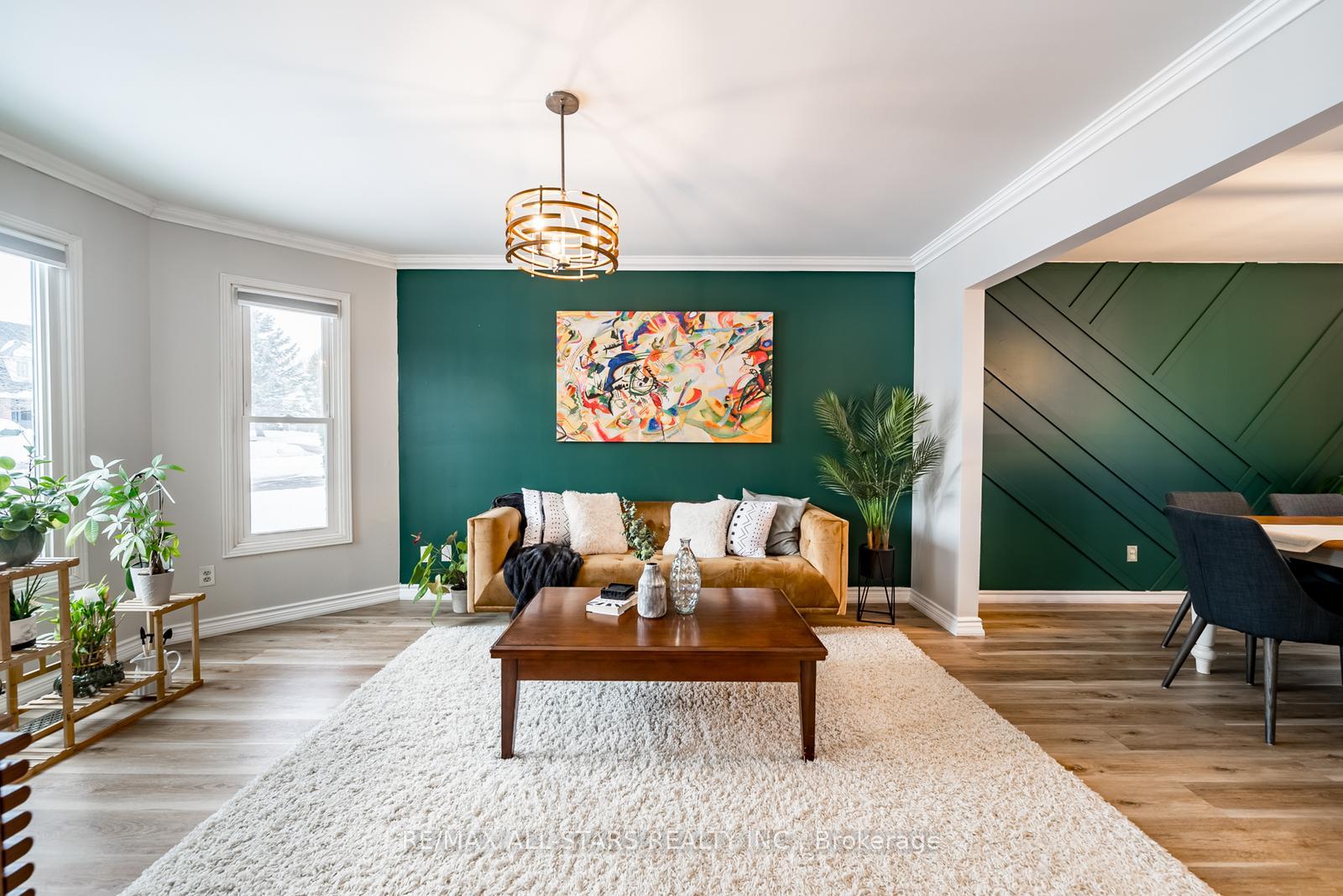 Photo 7 of 155 Willow Lane, Newmarket, Bristol-London — HOMEH