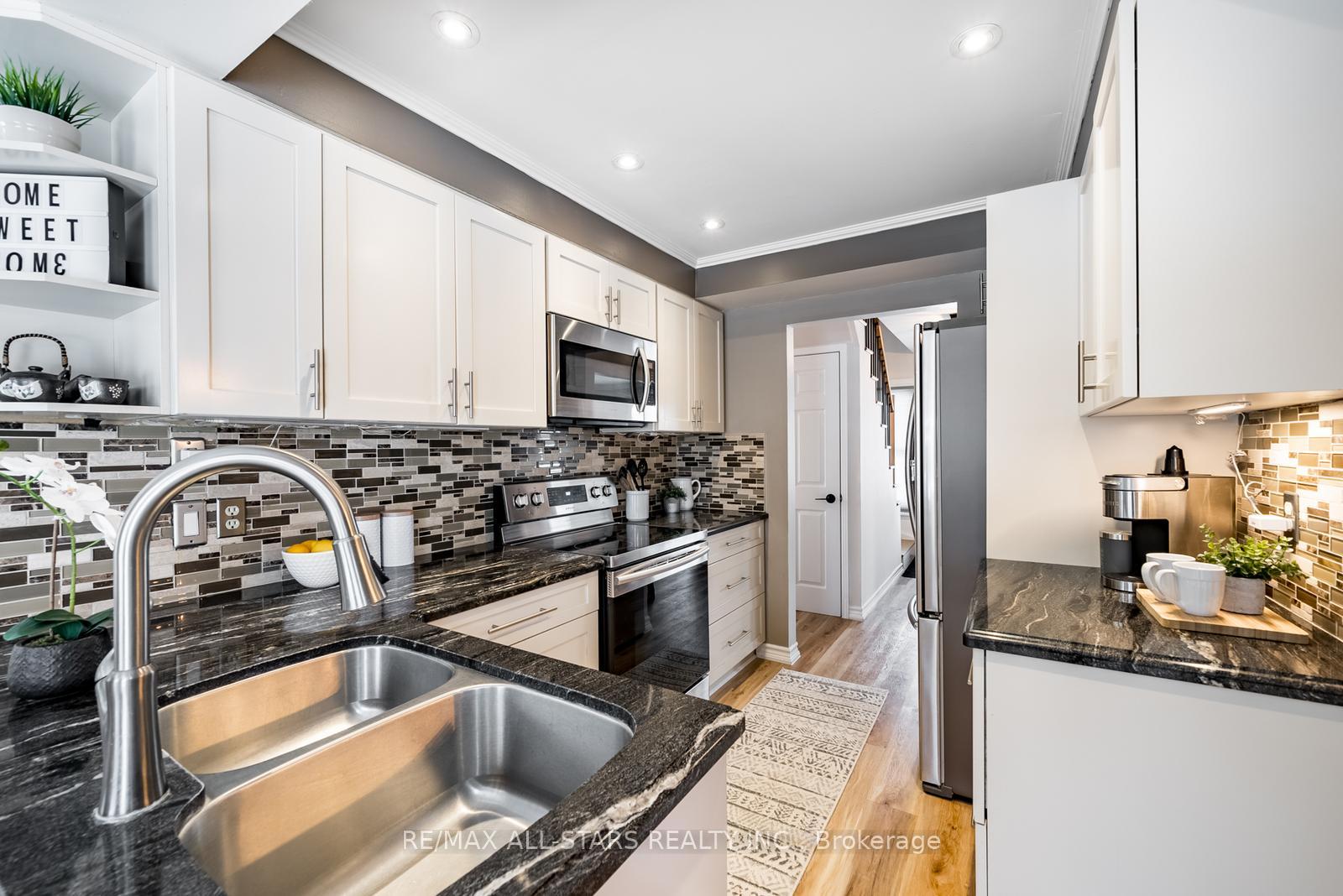 Photo 14 of 155 Willow Lane, Newmarket, Bristol-London — HOMEH